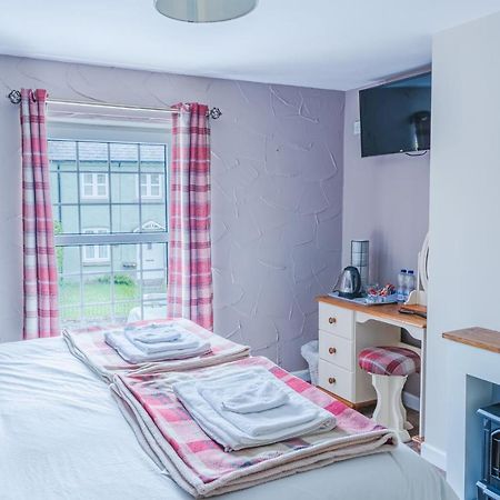 The Cock Hotel Bronllys Екстер'єр фото