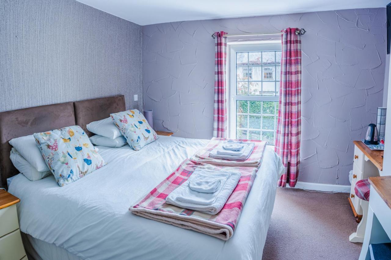 The Cock Hotel Bronllys Екстер'єр фото